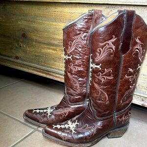 Corral boots